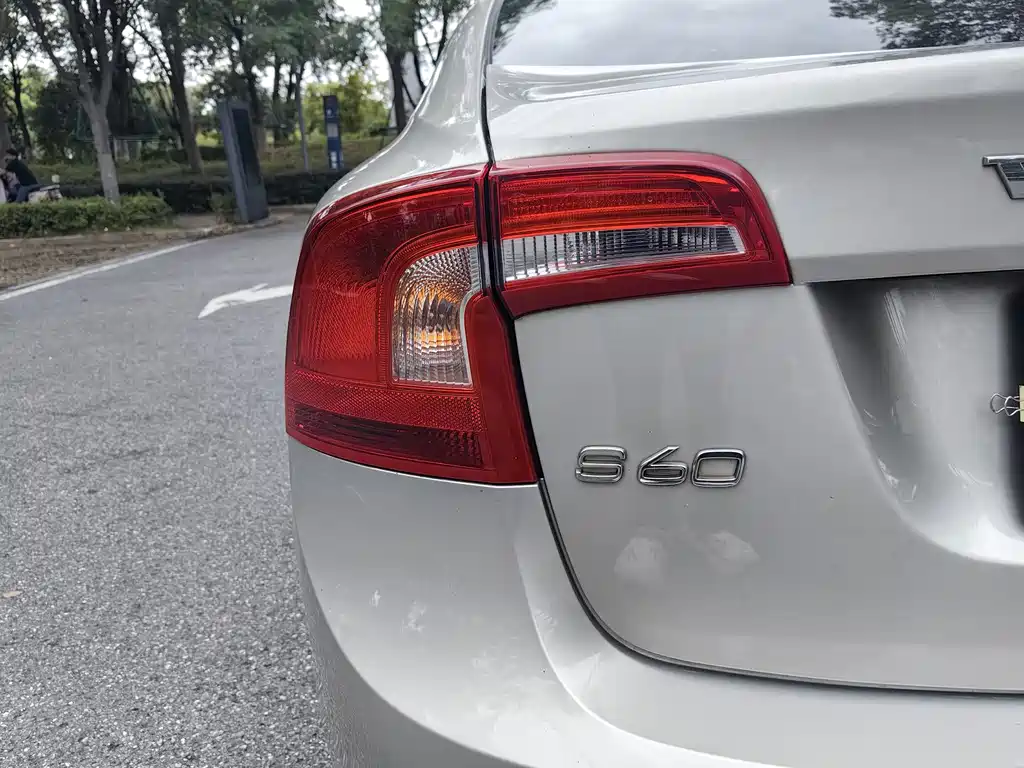 Volvo S60 — миниатюра 16