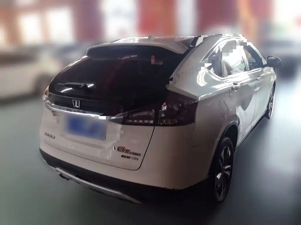 Luxgen U6 — миниатюра 10