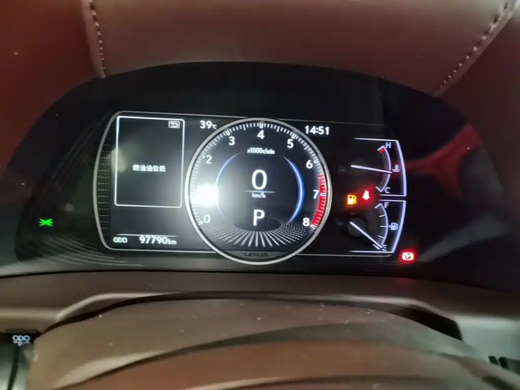Lexus ES — миниатюра 12