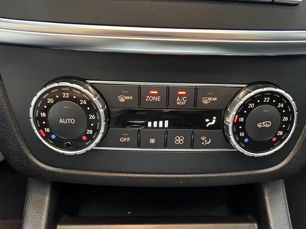 Mercedes-Benz M-Class — миниатюра 13