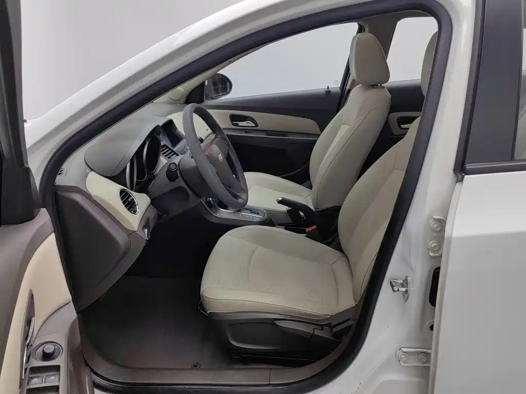 Chevrolet Cruze — миниатюра 10