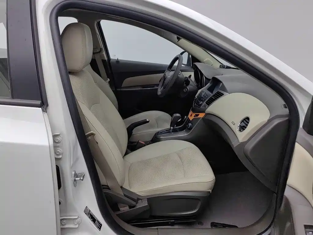 Chevrolet Cruze — миниатюра 23