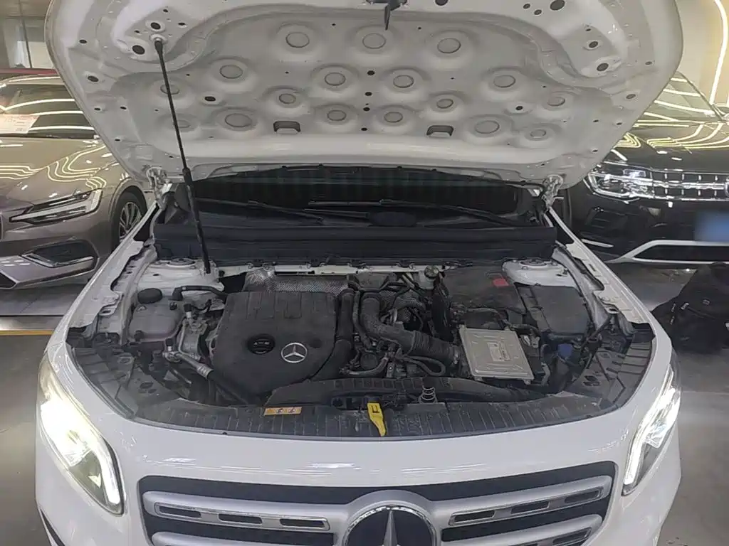Mercedes-Benz GLB — миниатюра 20