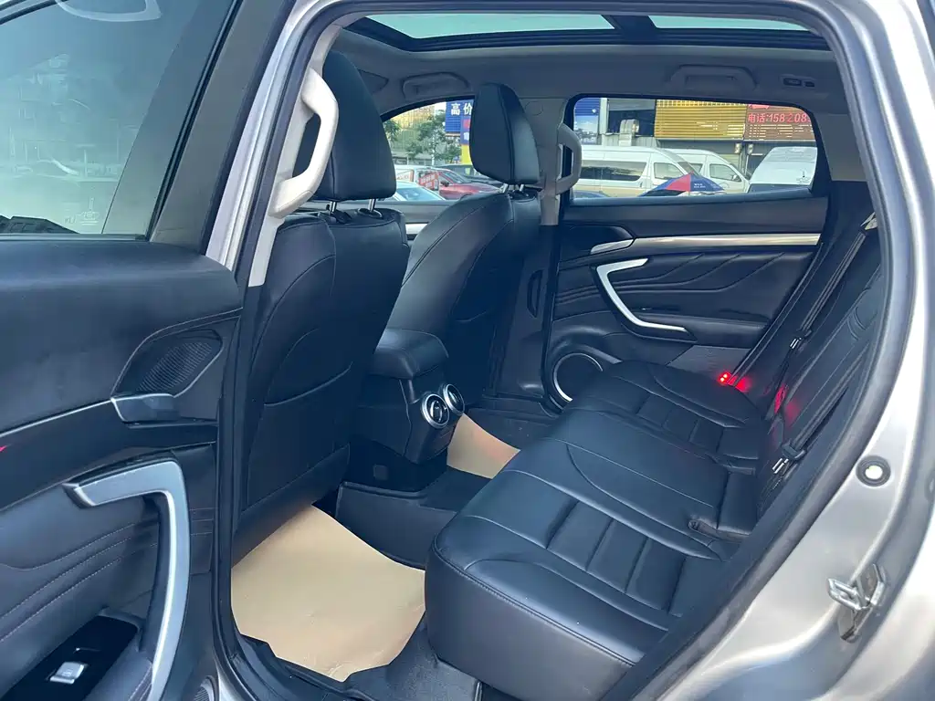 WEI PAI WEI BRAND VV7