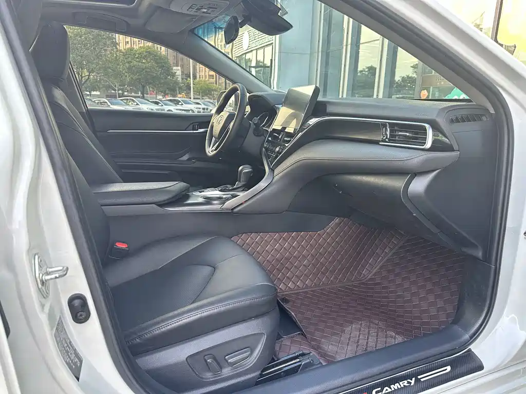 Toyota Camry — миниатюра 11