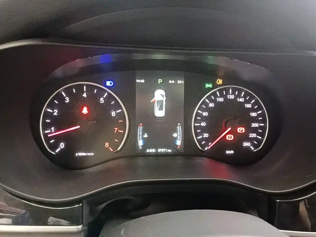 BYD MAX — миниатюра 12