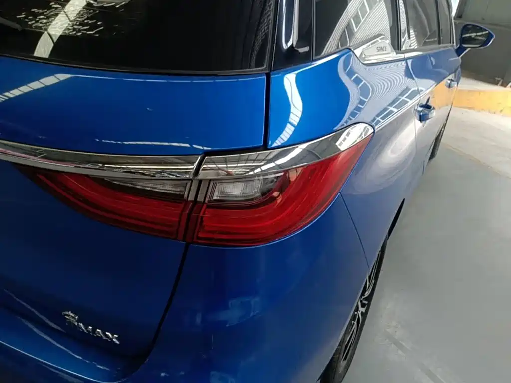 BYD MAX — миниатюра 8
