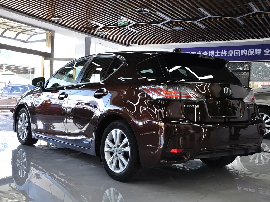 Lexus CT — миниатюра 3
