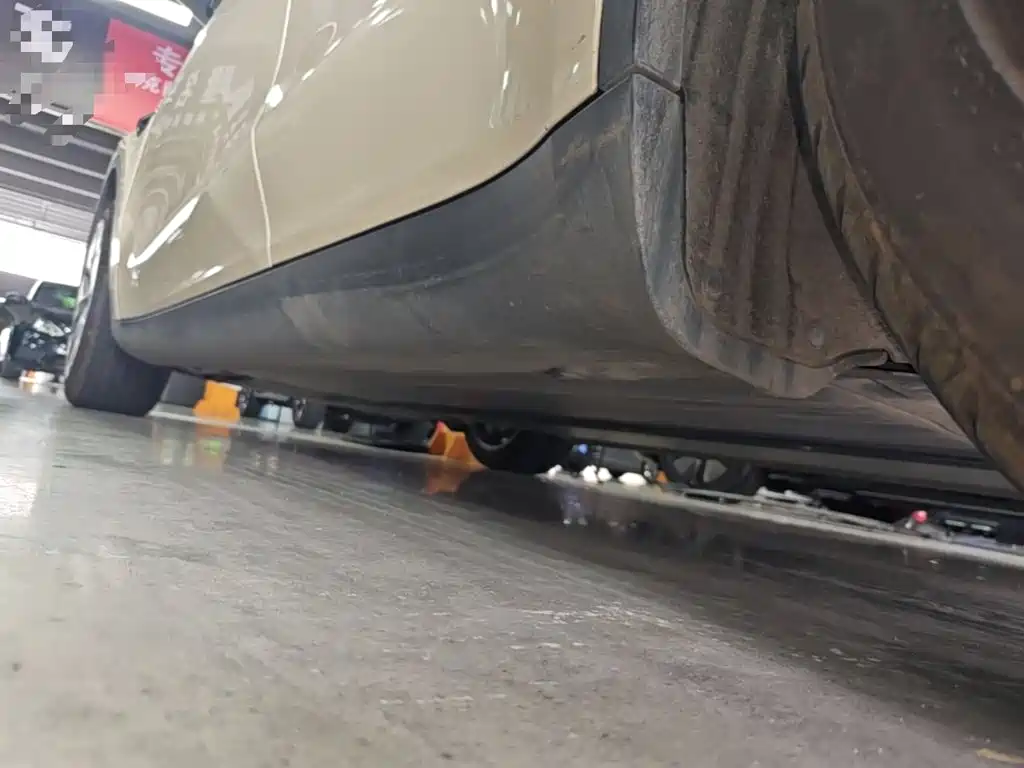 Tesla Model Y — миниатюра 22