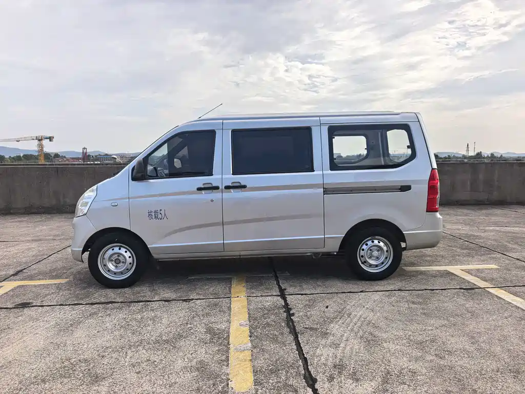 Wuling Rongguang S — миниатюра 2