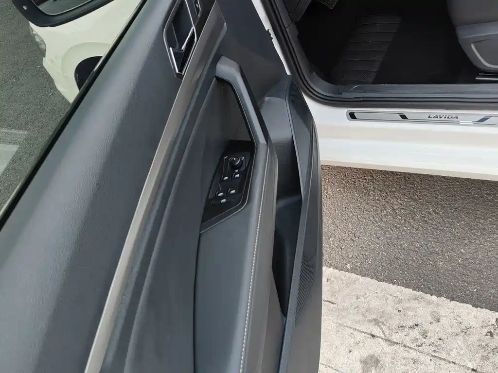Volkswagen Lavida — миниатюра 14