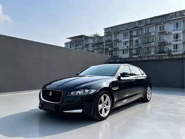 Jaguar XFL 2019 XFL 2.0 T 200 PS 2 WD — фото 1