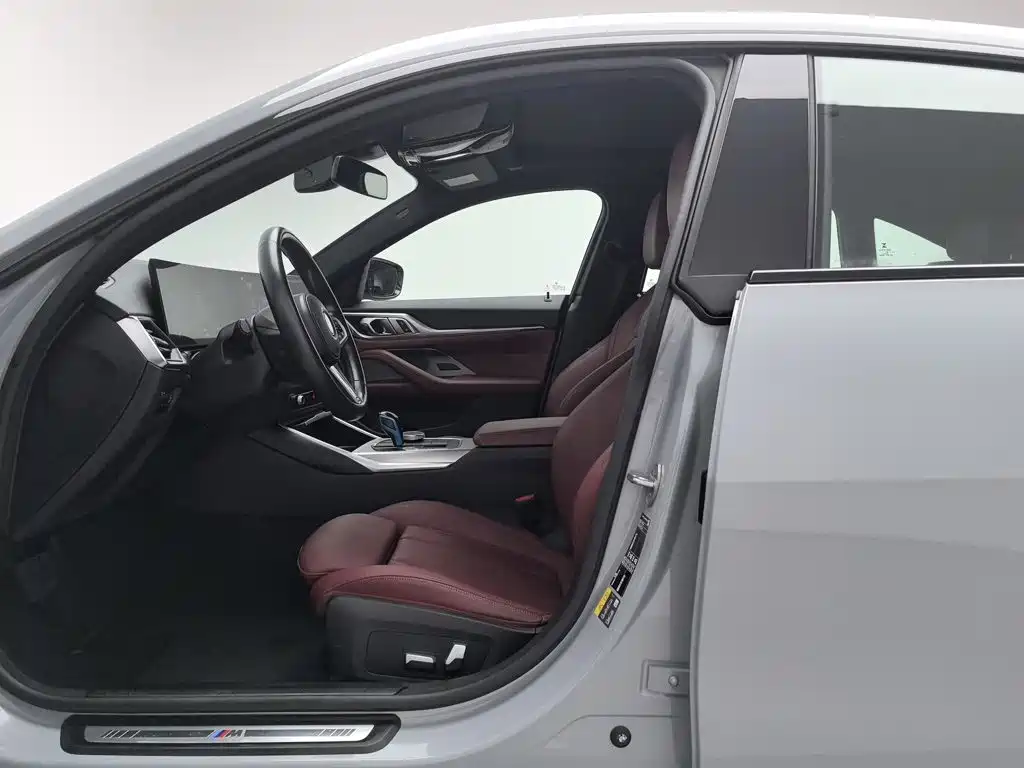 BMW i4 — миниатюра 10