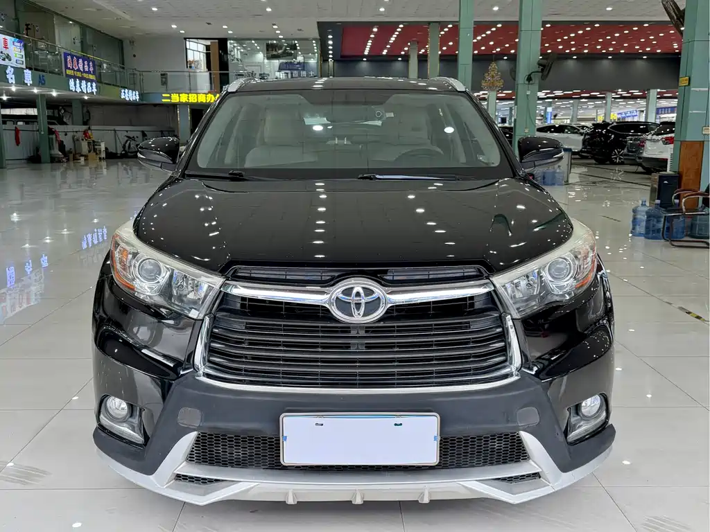 TOYOTA HIGHLANDER