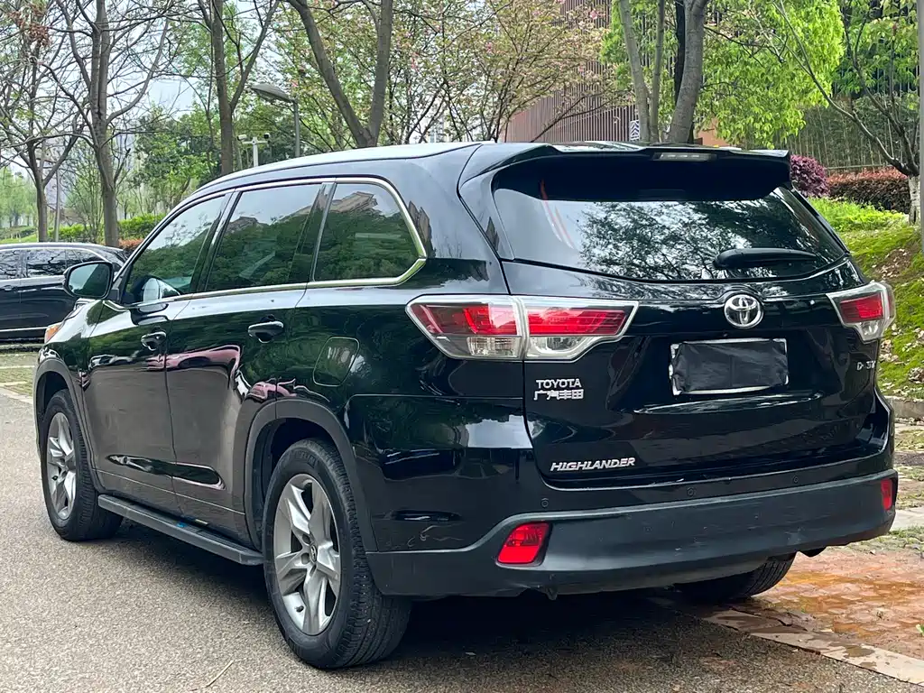 Toyota Highlander 2017 2.0T Luxury 7 мест
