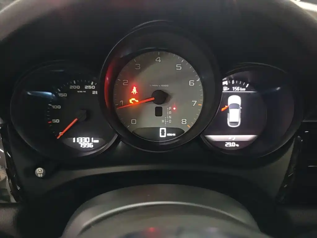Porsche Macan — миниатюра 12