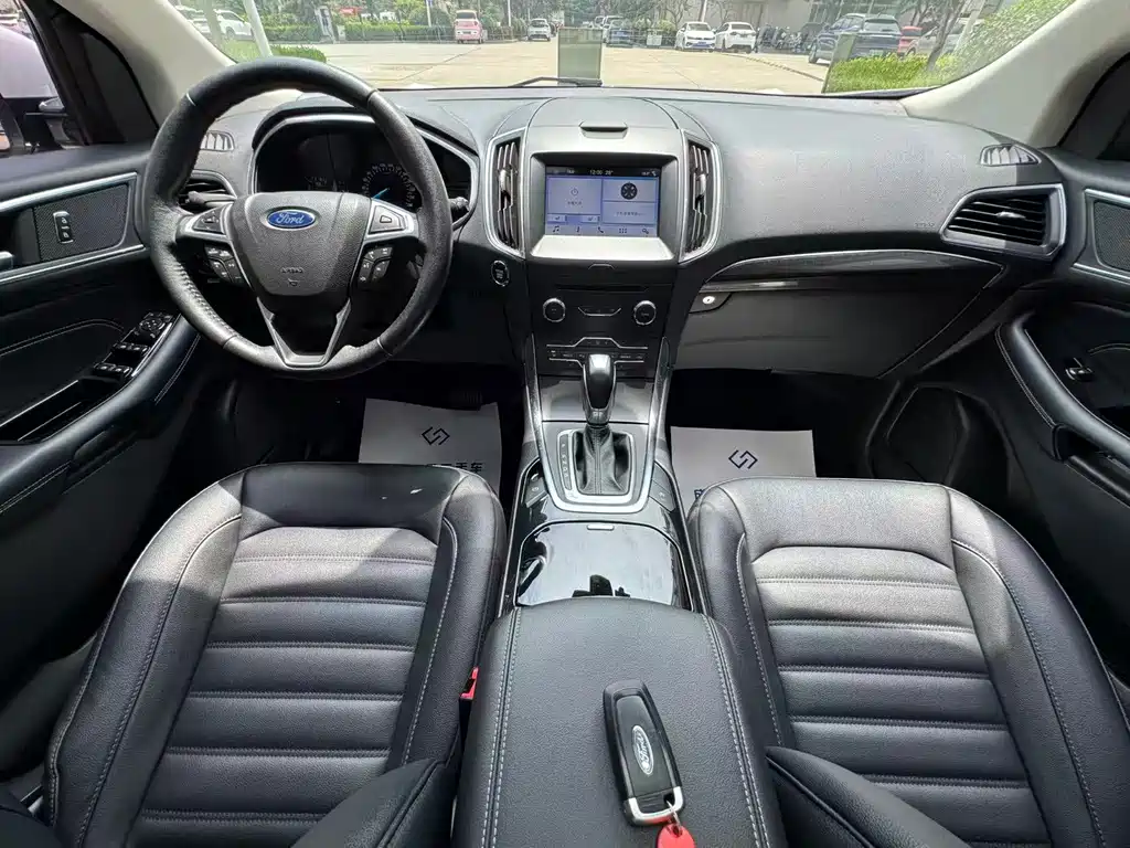Ford Edge — миниатюра 11