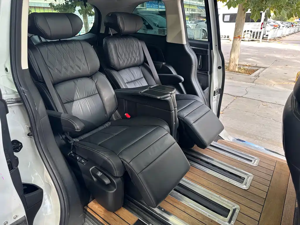 Honda Elysion — миниатюра 11