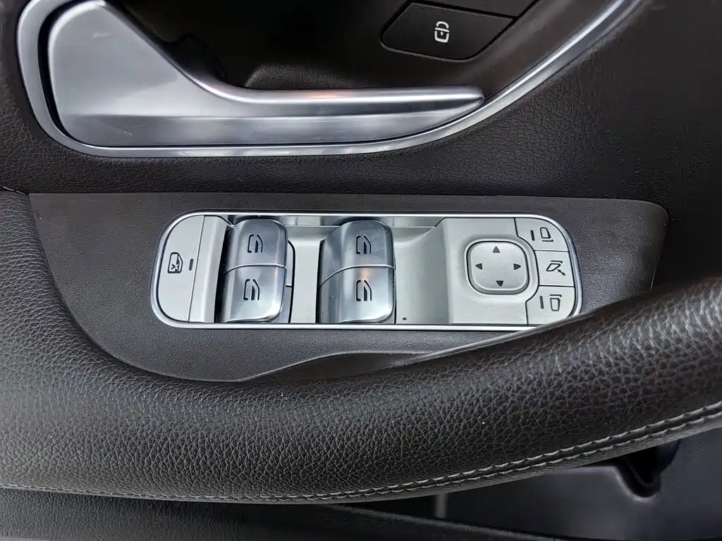 Mercedes-Benz GLE (Import) — миниатюра 9