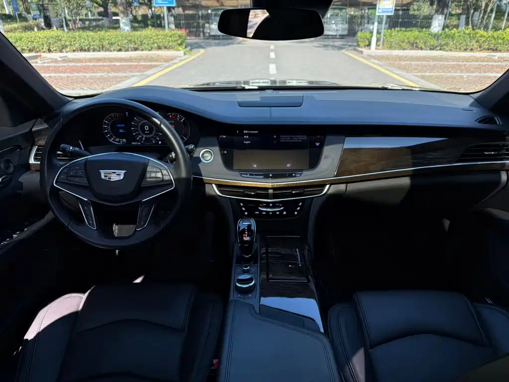 CADILLAC CT6