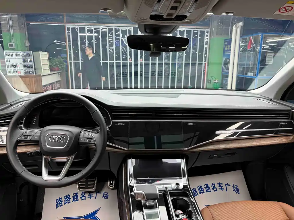 Audi Q7 — миниатюра 7