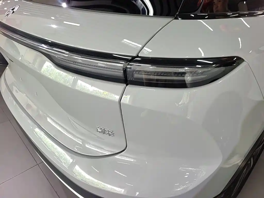 NIO ES6 — миниатюра 8