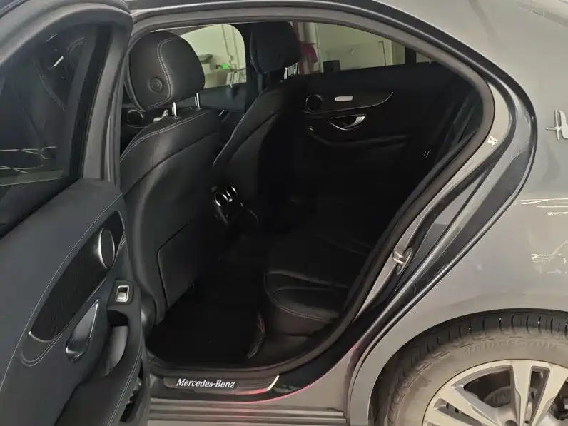 Mercedes-Benz C-Class — миниатюра 7