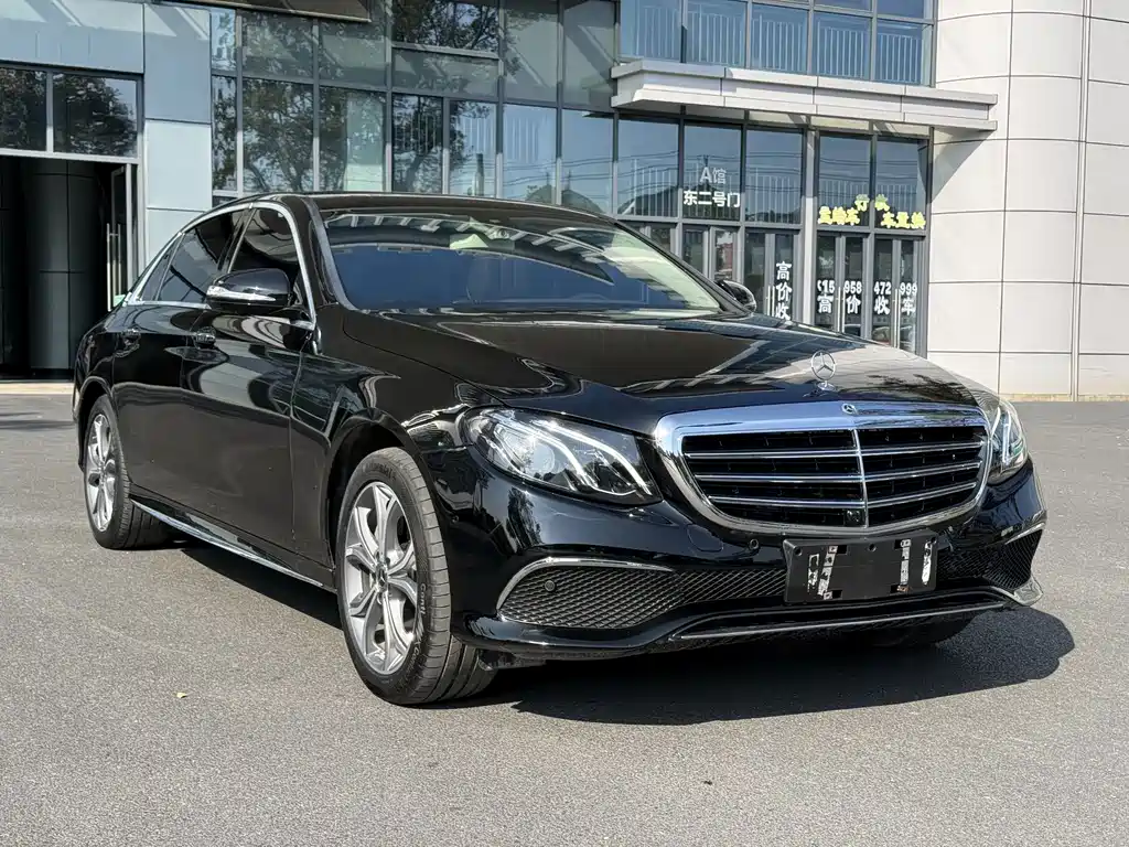 Mercedes-Benz E-Class — миниатюра 3