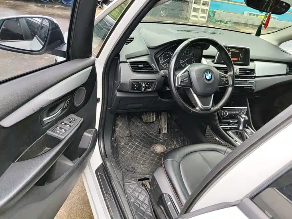 BMW 2 Series Active Tourer — миниатюра 16