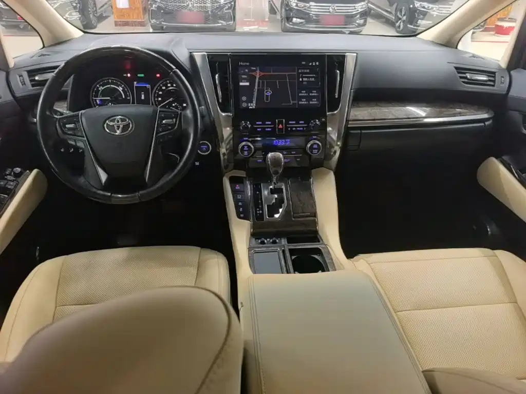 Toyota Vellfire — миниатюра 10