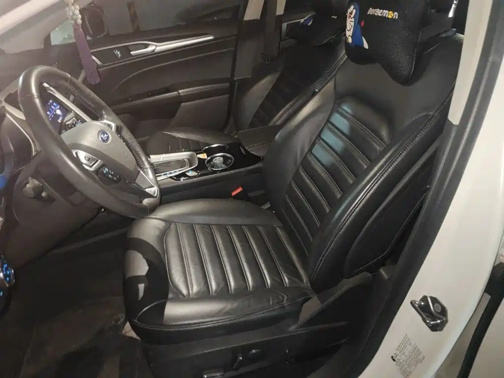 Ford Mondeo — миниатюра 8