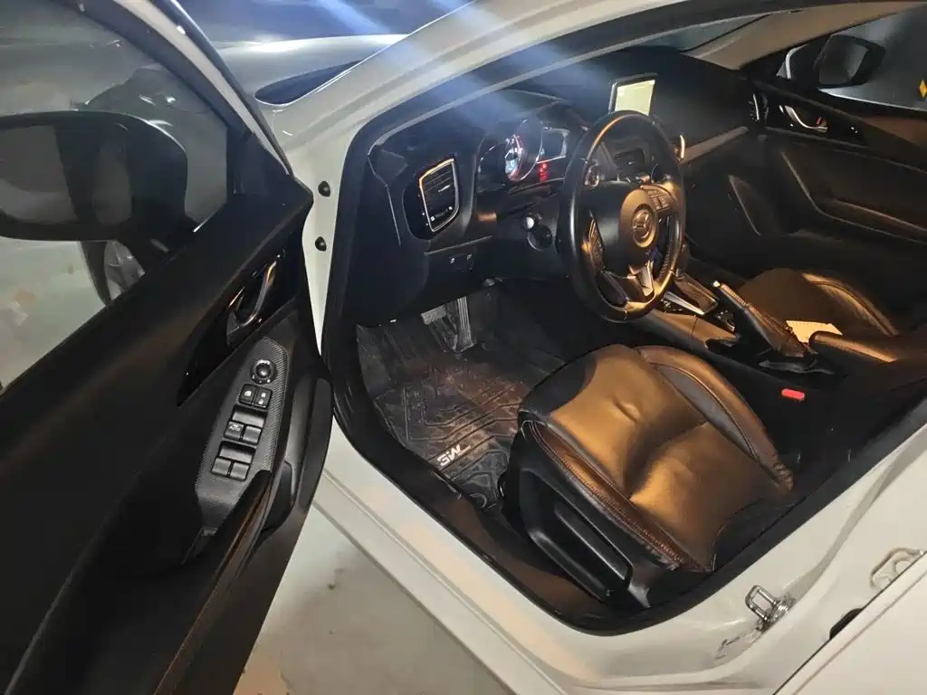 Mazda 3 Axela — миниатюра 13