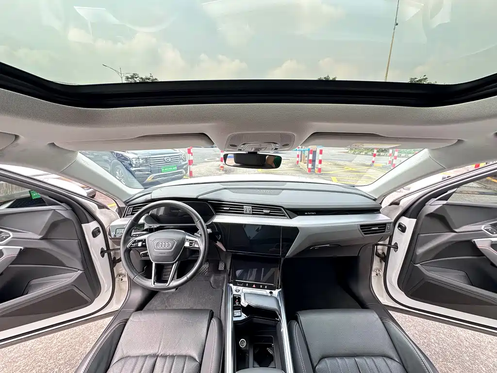 Audi e-tron — миниатюра 12