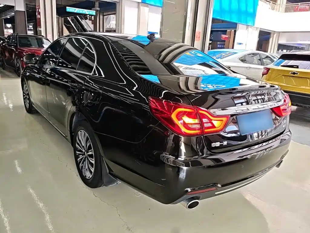 Hongqi Hongqi H7 — миниатюра 5
