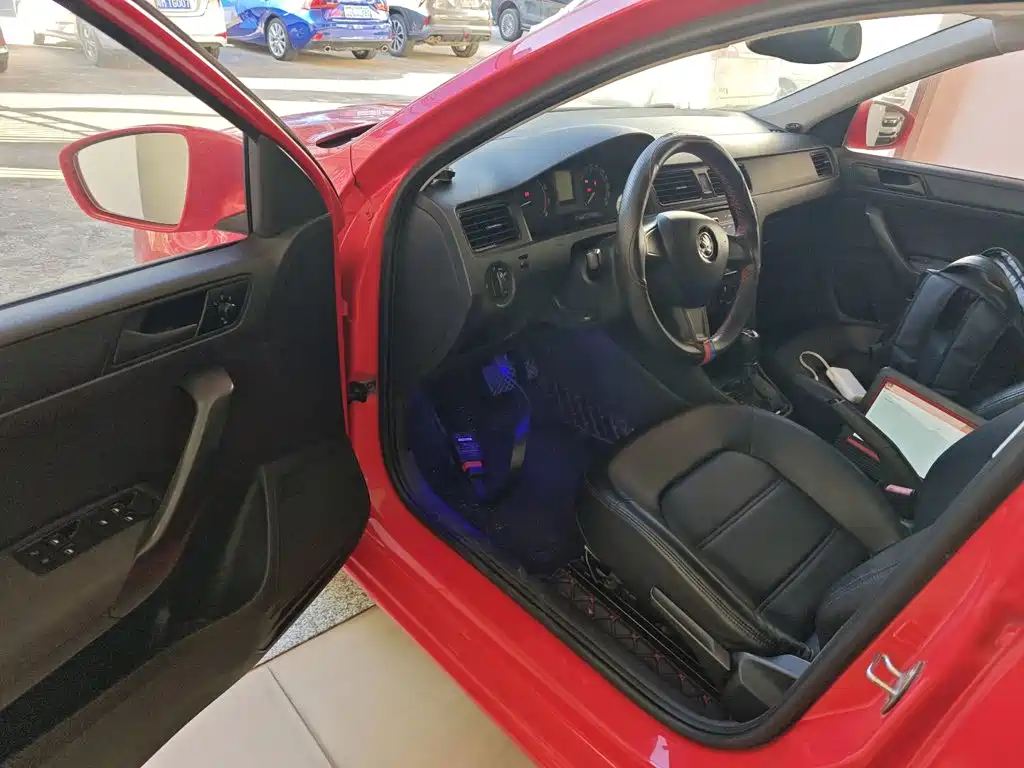 Skoda Rapid Spaceback — миниатюра 16