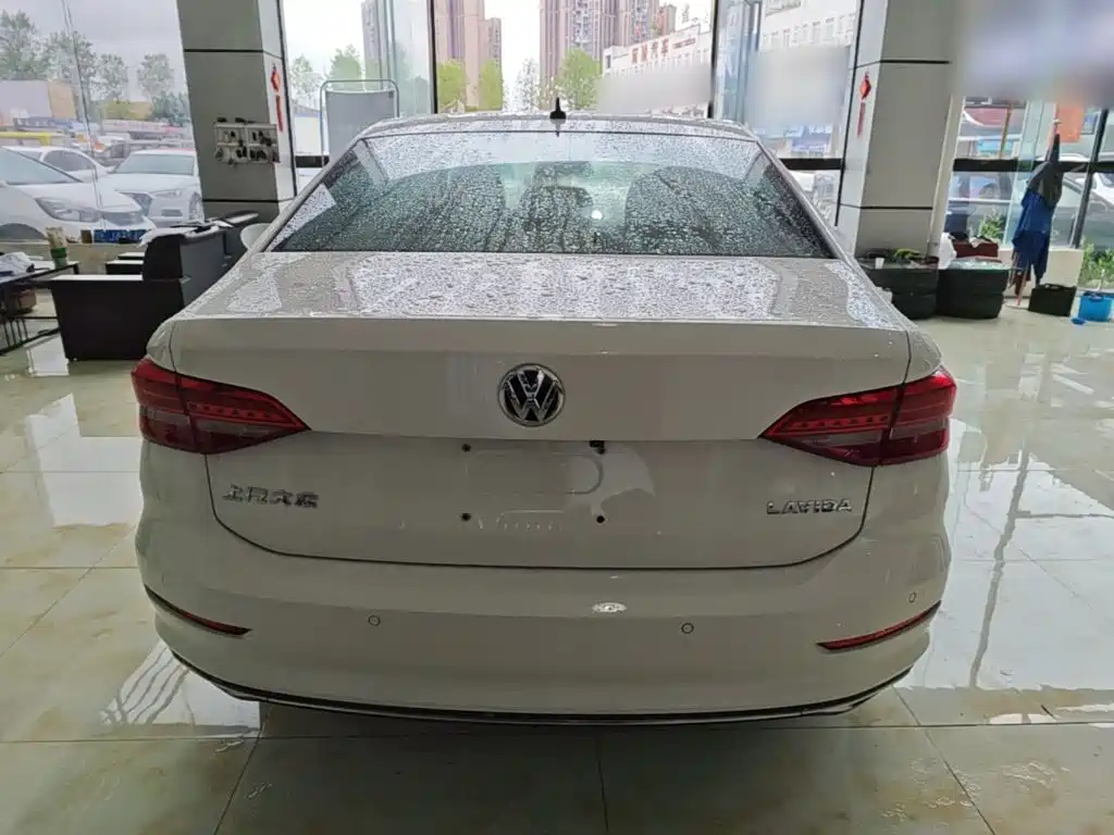 Volkswagen Lavida — миниатюра 6