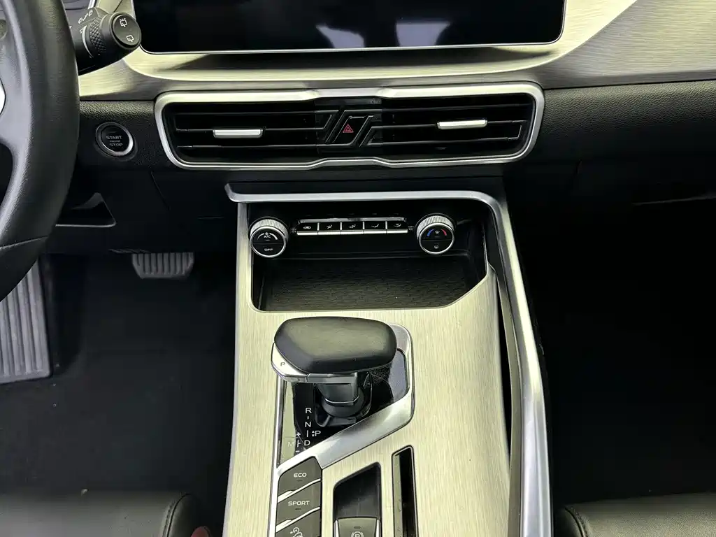 Geely Binyue — миниатюра 15