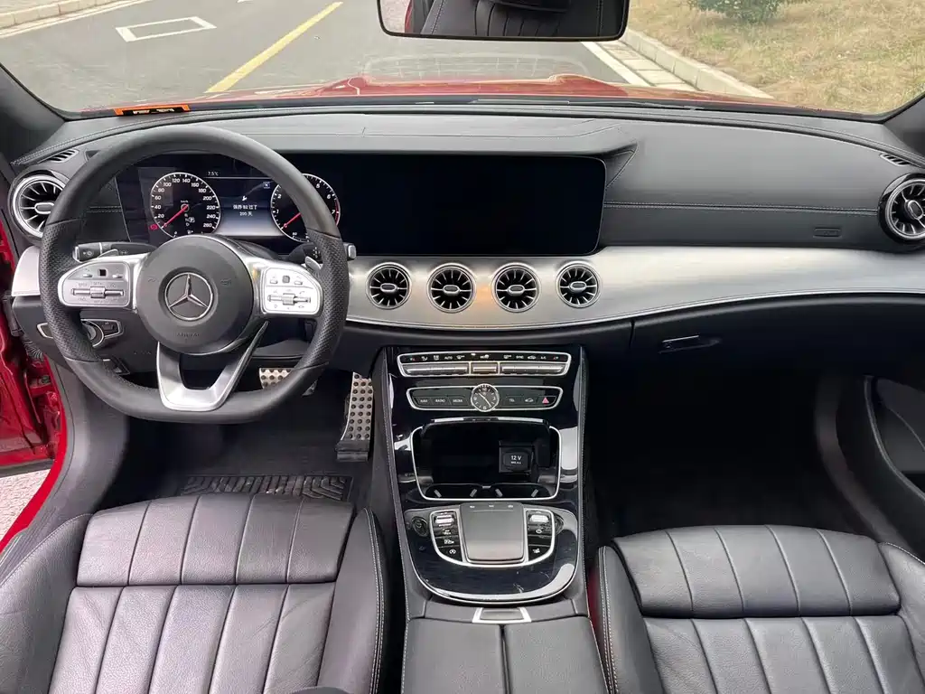 MERCEDES-BENZ E CLASS