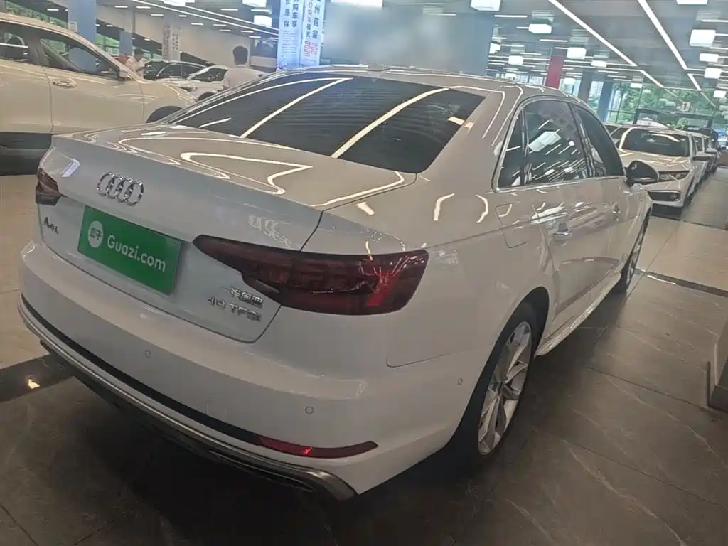 Audi A4L 2019 40 TFSI Fashion VI