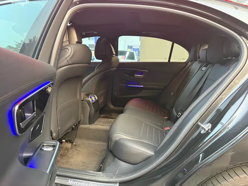 Mercedes-Benz C-Class — миниатюра 7