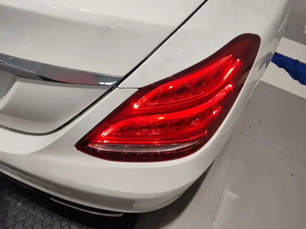 Mercedes-Benz C-Class — миниатюра 8