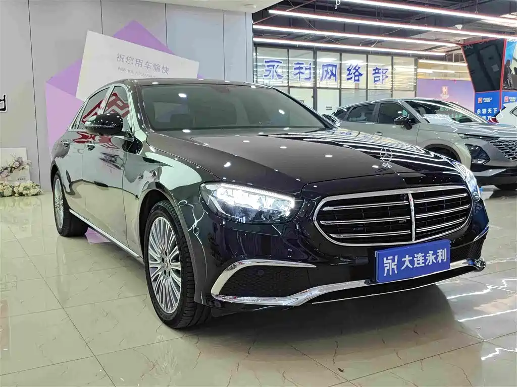 Mercedes-Benz E-Class — миниатюра 3