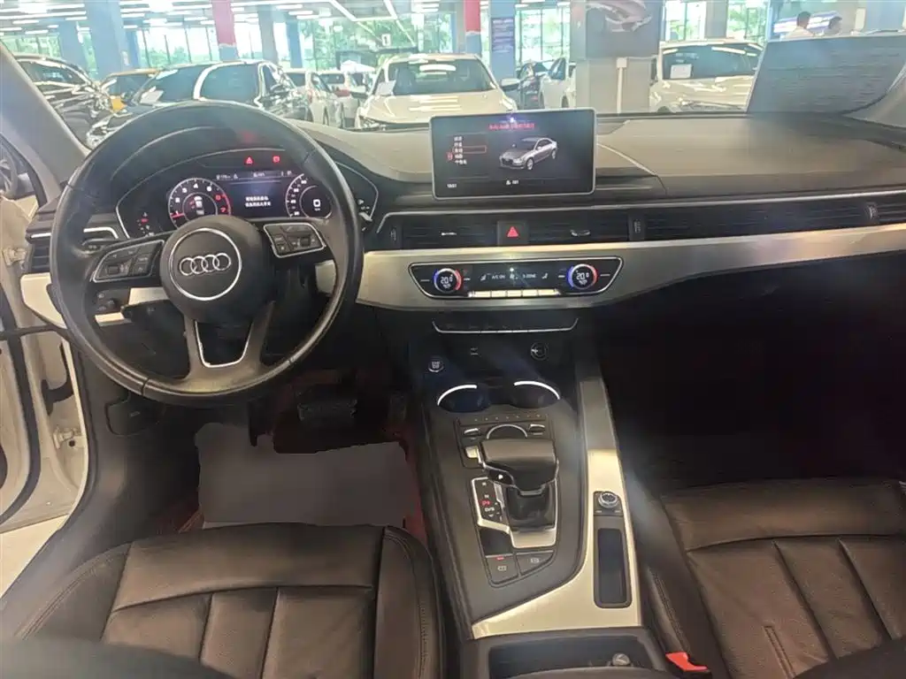 Audi A4L 2019 40 TFSI Fashion VI