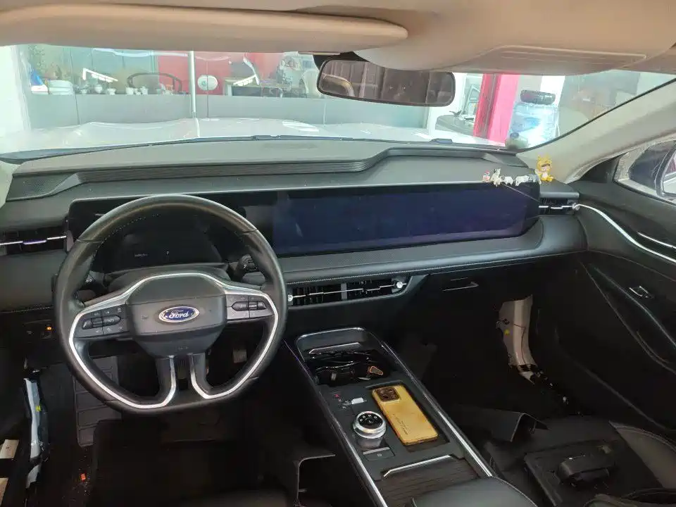 Ford Mondeo — миниатюра 7