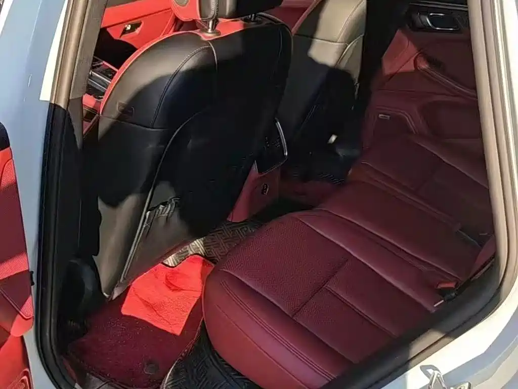 Porsche Macan — миниатюра 5