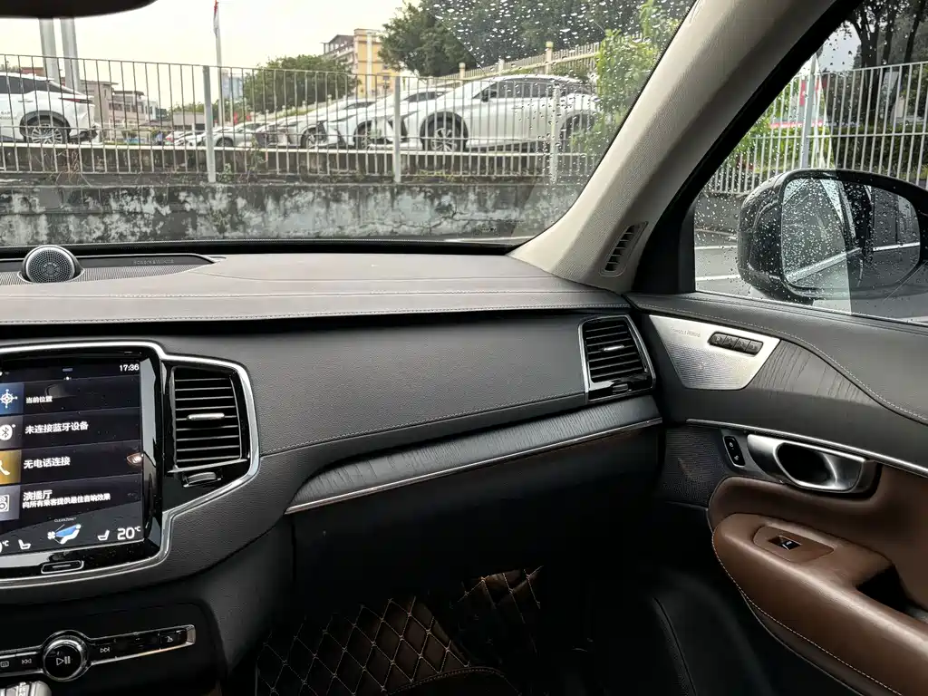 Volvo XC90 — миниатюра 16