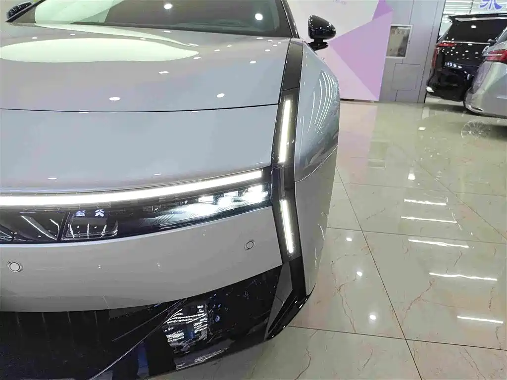 XPeng P7 — миниатюра 11
