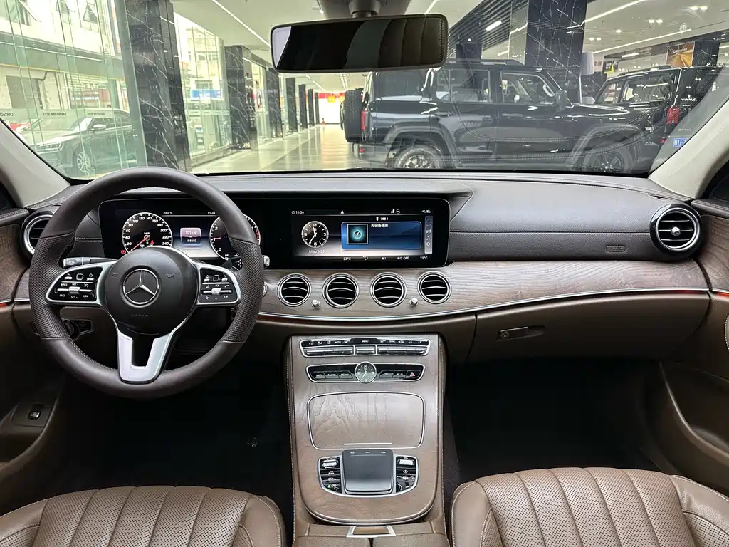 Mercedes-Benz E-Class — миниатюра 13