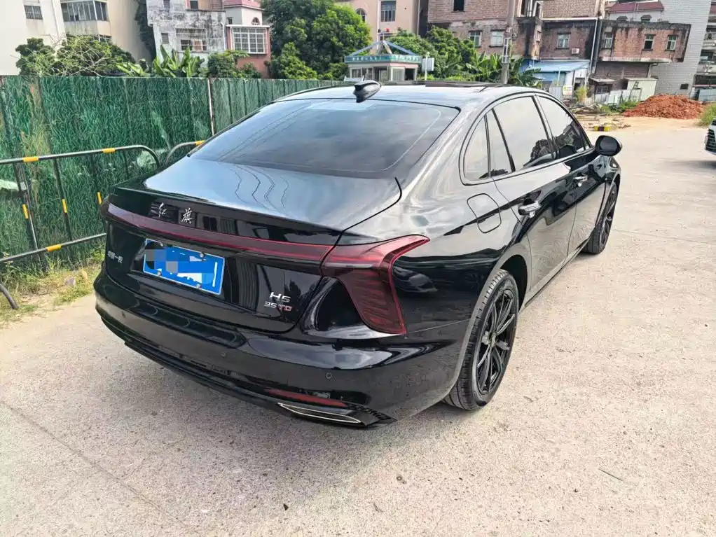 Hongqi Hongqi H5 — миниатюра 15