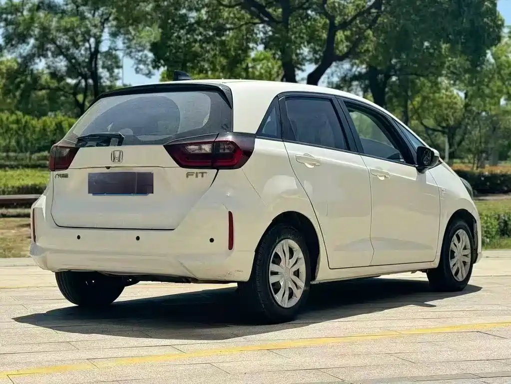 Honda Fit — миниатюра 6